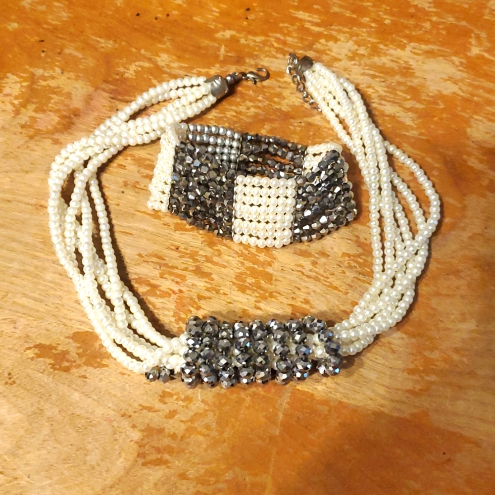 Vintage faux pearl necklace bracelet set